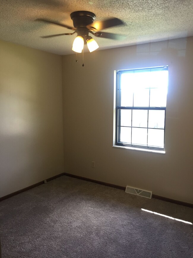 Building Photo - 3Bed/2Bath, House, Corner Lot