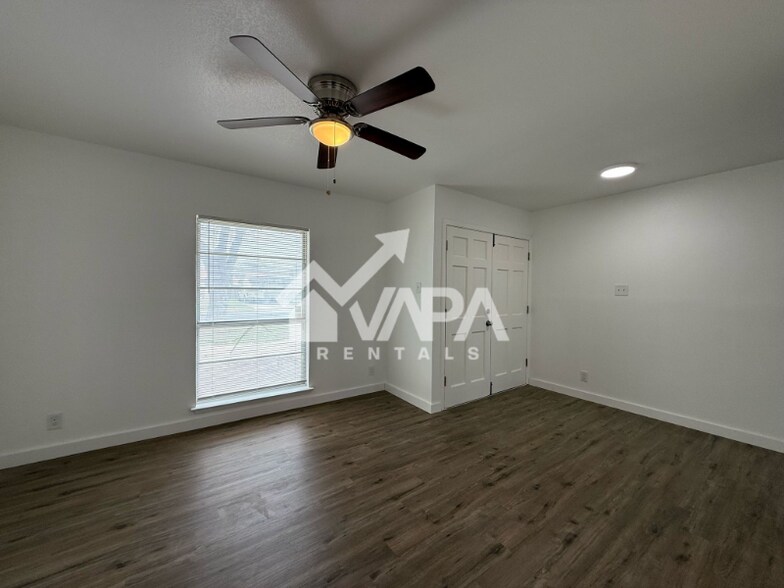 Building Photo - 10815 Green Heights Dr