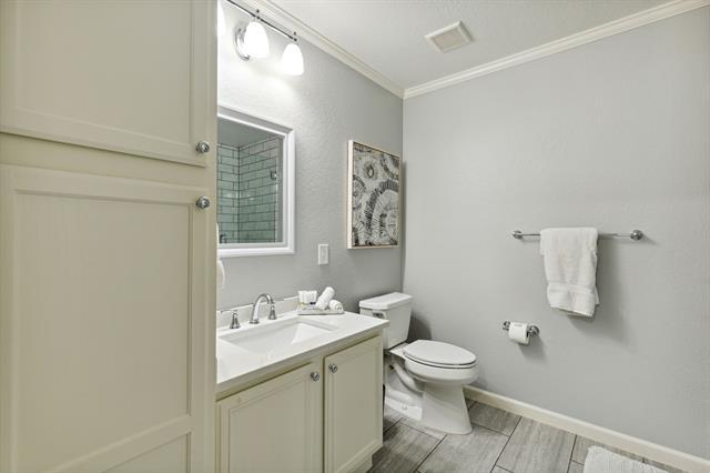 Building Photo - 2380 Somerset Dr