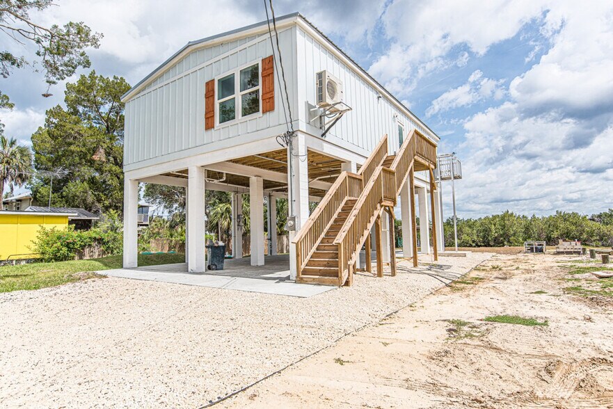 Building Photo - 14413 W Ozello Trail
