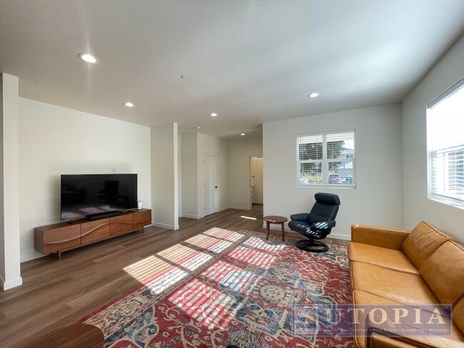 Building Photo - ROOM FOR RENT: Gorgeous, NEW Construction in Desirable, Sunny Prospect Heights!  Co-signers Accep...