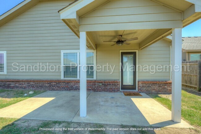 Building Photo - FOR LEASE | Jenks Home | 4 Bed, 2.5 Bath $...