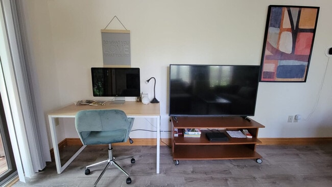 Building Photo - 140 Paquette Cir