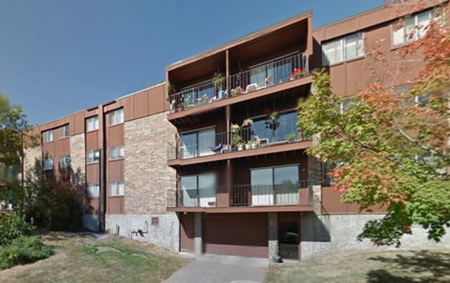 Building Photo - 1725 Kenwood Ave