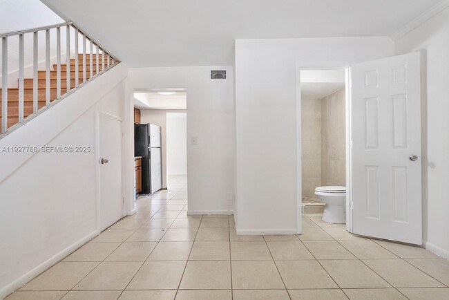 Building Photo - 4100 NW 16th Ave