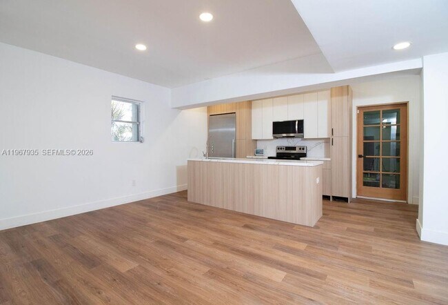 Building Photo - 1255 Jackson St