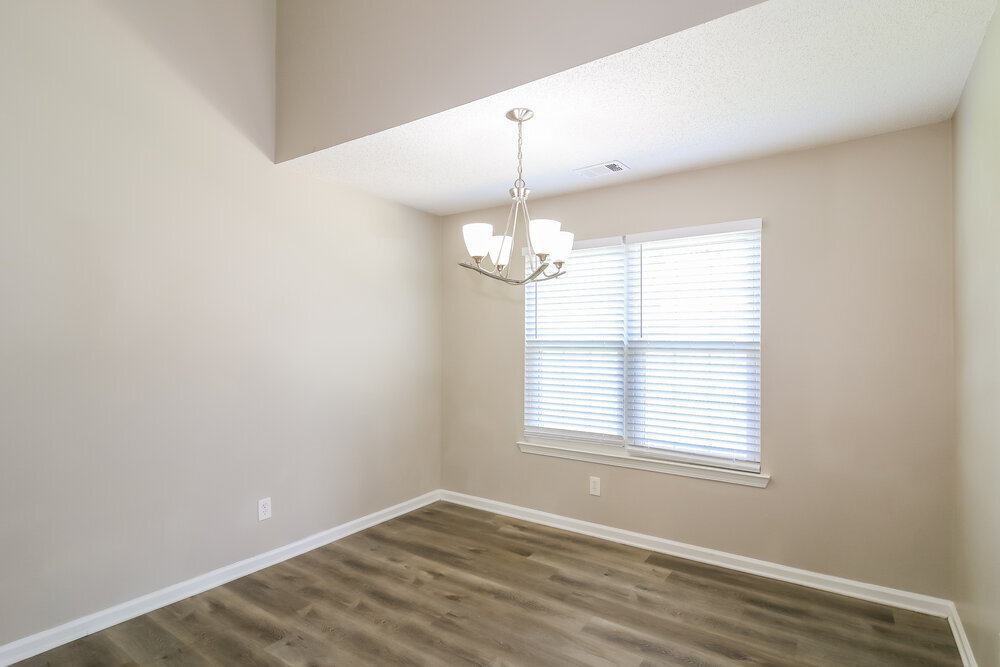 Building Photo - 213 Summer Hill Cir