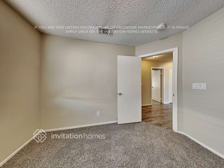 Building Photo - 4901 Evergreen Glen Dr