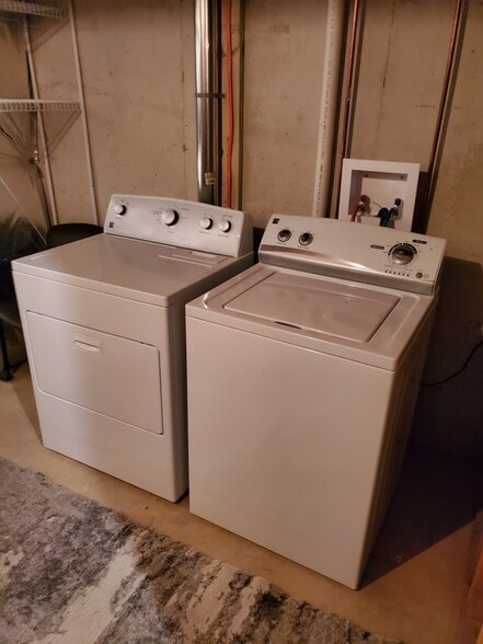Washer and dryer - 7407 Arundel Pl