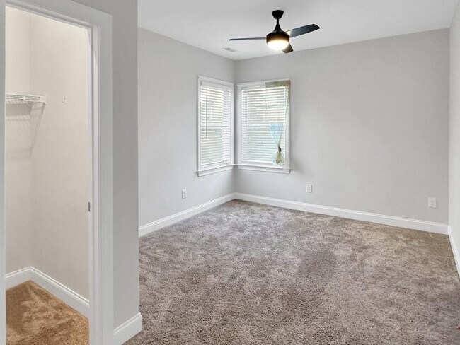 Building Photo - 1102 Dartmouth Dr