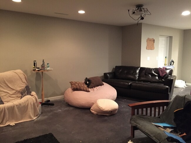 Building Photo - 5 bedroom house on the Westside - close to UIHC