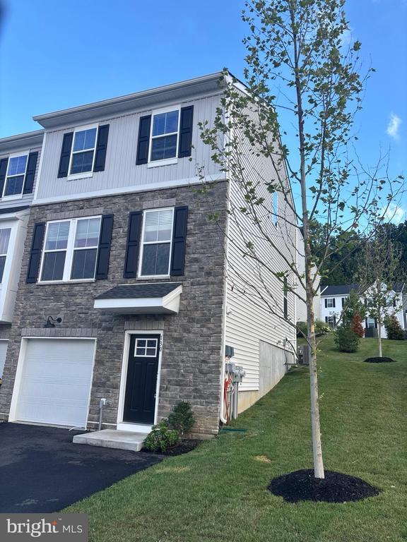 Building Photo - 130 Abramo Victor Dr