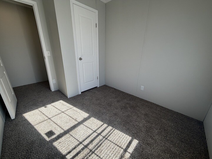 Building Photo - 15329 Danseur Dr