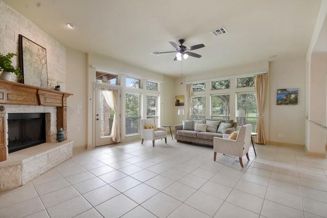Building Photo - 9900 Tree Bend Cove