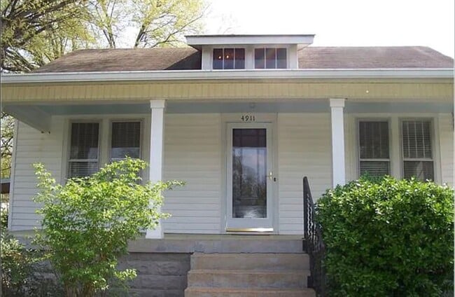 Primary Photo - Sylvan Park Craftsman!!