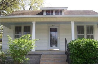 Building Photo - Sylvan Park Craftsman!!