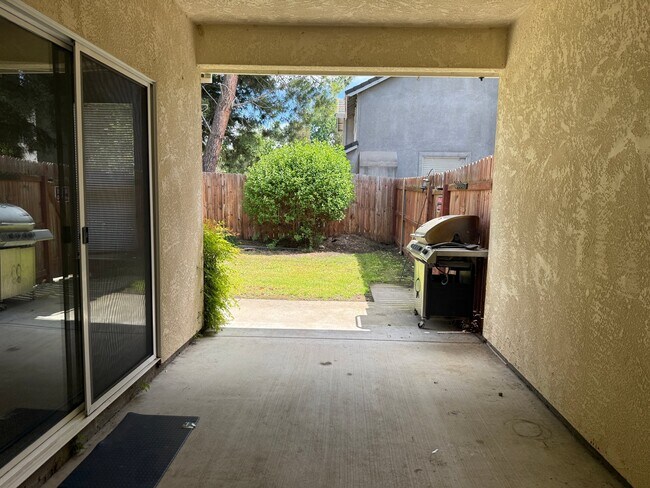 Building Photo - 1296 Woodhaven Ln