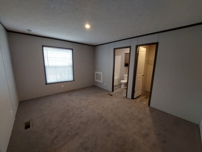 Building Photo - 99 Delta Dawn Dr