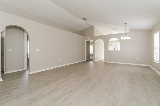 Building Photo - 17047 Ongar Ct