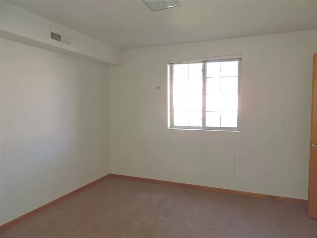 Building Photo - AUGUST 2026!!! 2 Bedroom, 2 Bath CONDO in CORALVILLE