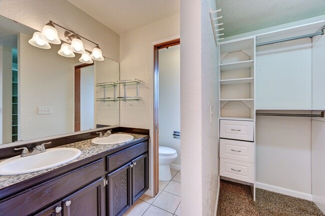 Building Photo - Welcome home to this charming two story in...