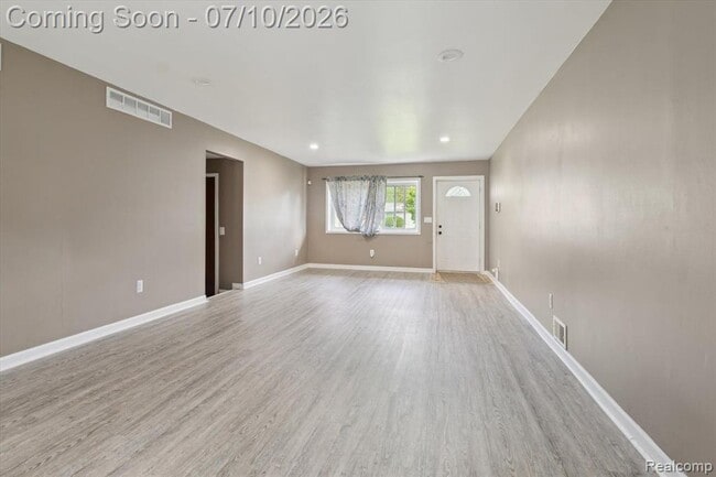 Building Photo - 500 Trombley Rd