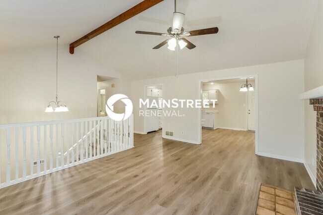 Building Photo - 3 Bedroom Pet-Friendly Home in LEAVENWORTH...