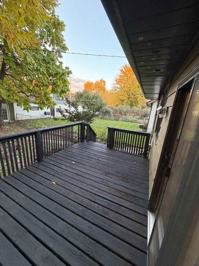 Building Photo - 3332 S 32nd Ave