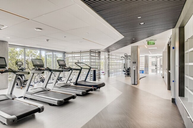 Building Photo - LUX 1BD, 1.5BA Lakehouse Condo with Balcony