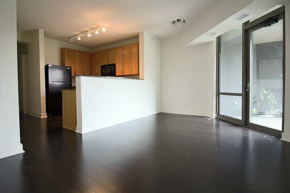 Building Photo - 904 S Clark St