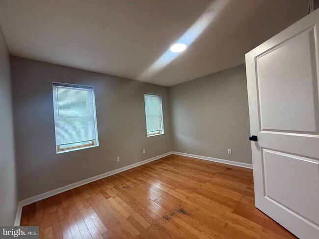 Building Photo - 3503 Leverton Ave