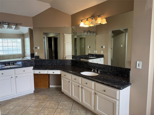 Building Photo - 20602 Autumn Terrace Ln