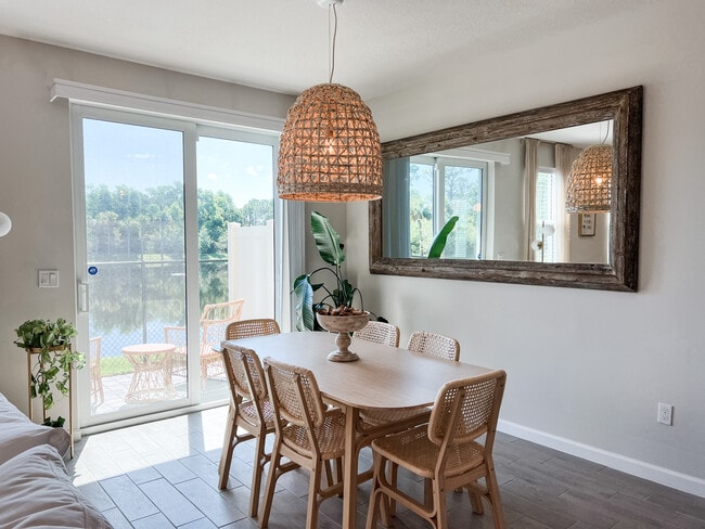 Building Photo - 3937 SE Mentmore Ln