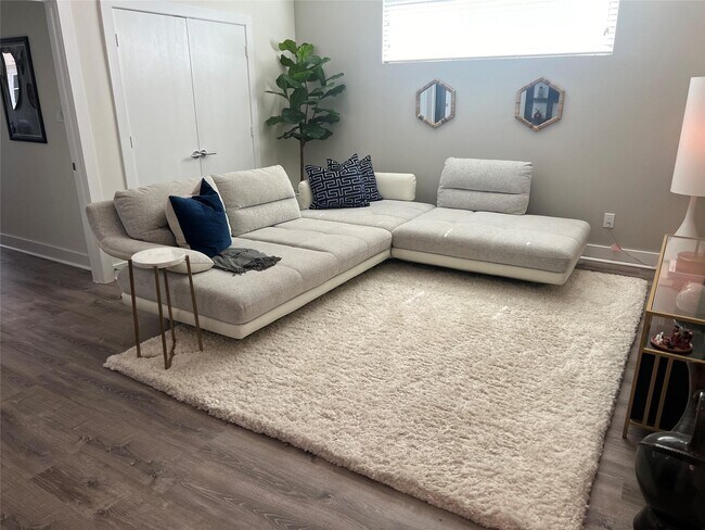 Building Photo - 2223 Padron Pl