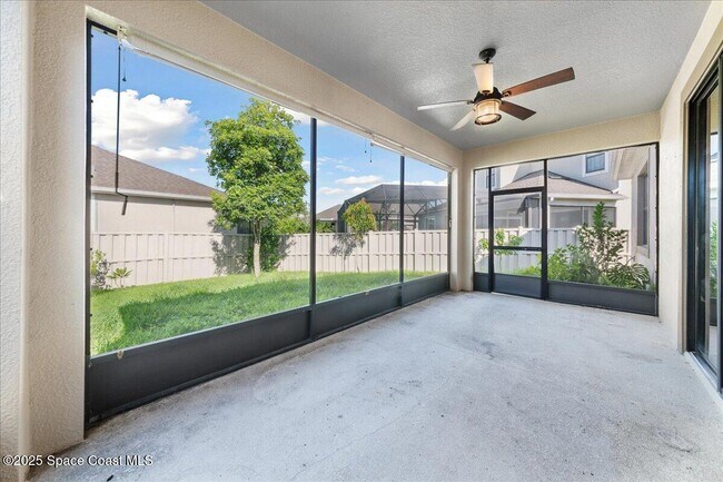 Building Photo - 2721 Casterton Dr