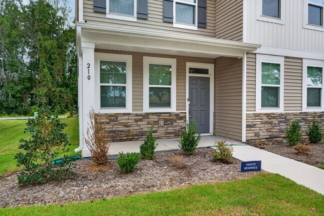 Building Photo - 210 Redford Pl Dr