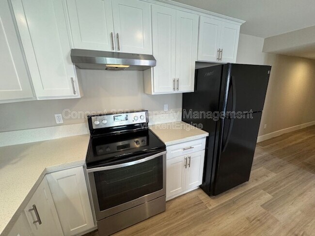 Building Photo - 1421 Obispo Ave