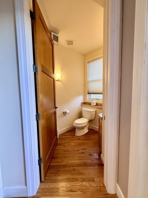 Building Photo - 261 Pine St