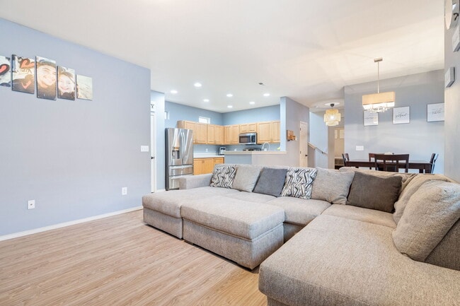 Building Photo - 4127 McKinley St NE