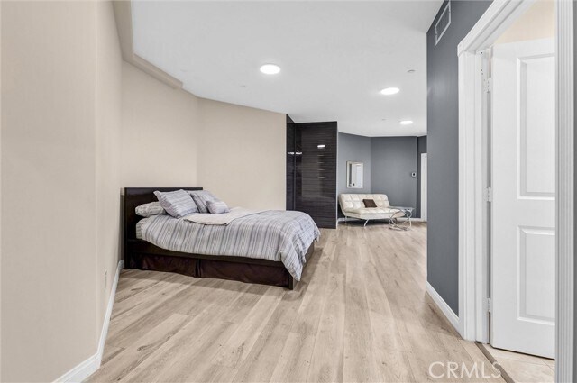 Building Photo - 876 Harrington Rd