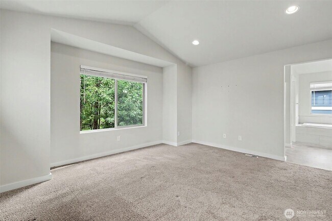 Building Photo - 348 Partlon St