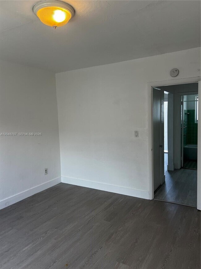 Building Photo - 811 81st St