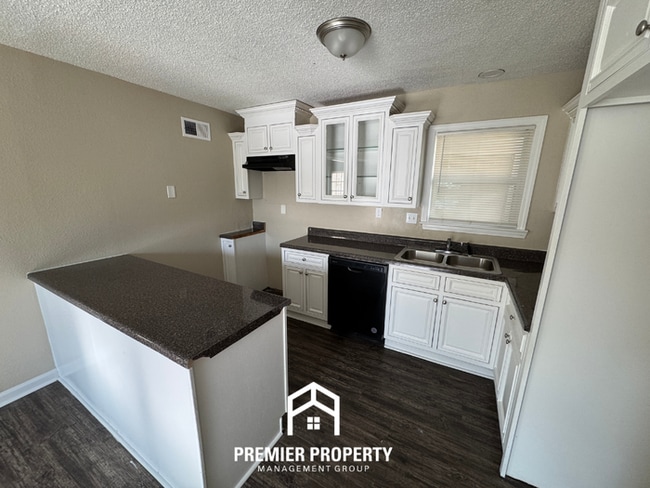 Building Photo - 6015 Harvest Hill Cove