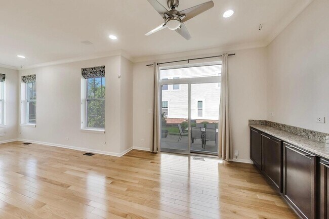 Building Photo - 2366 N Moseley Ct