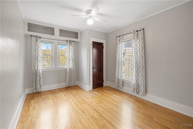 Building Photo - 144 Durston Ave