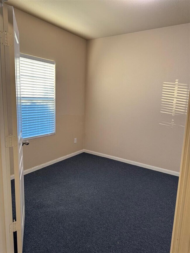 Building Photo - 117 Kemah Ln