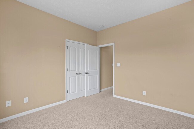 Building Photo - 215 Classy Ct