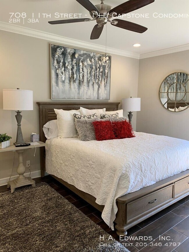 Building Photo - Capstone Condominiums 115