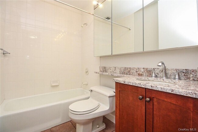 Building Photo - 35 N Chatsworth Ave