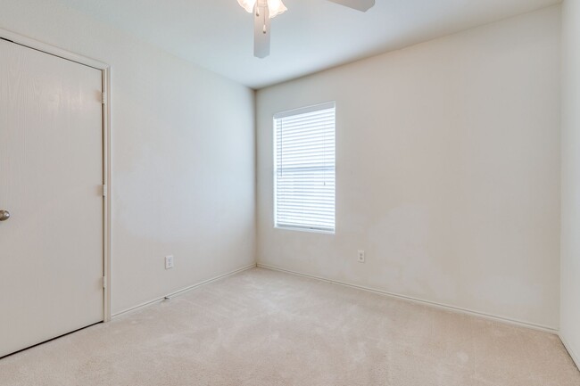 Building Photo - Charming 3-Bedroom Rental in Grand Prairie...